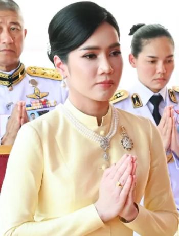3次高调剃度、穿皇家僧袍、P父王合照开元棋牌泰国二王子与90后新王妃争宠(图2)